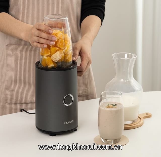 MÁY XAY SINH TỐ CÔNG SUẤT CAO HUROM POWER – 900W 20.000 VÒNG/PHÚT, 6 LƯỠI DAO, 3 BÌNH TRITAN, BẢO HÀNH 3 NĂM!